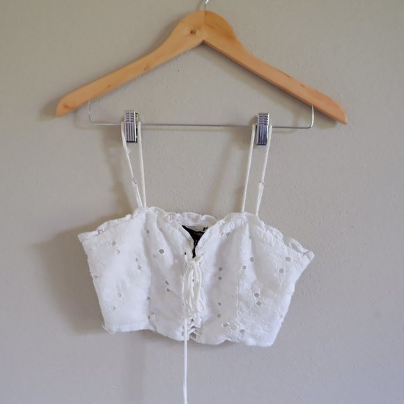 Forever 21 Tops - Forever21 white crop top tie front